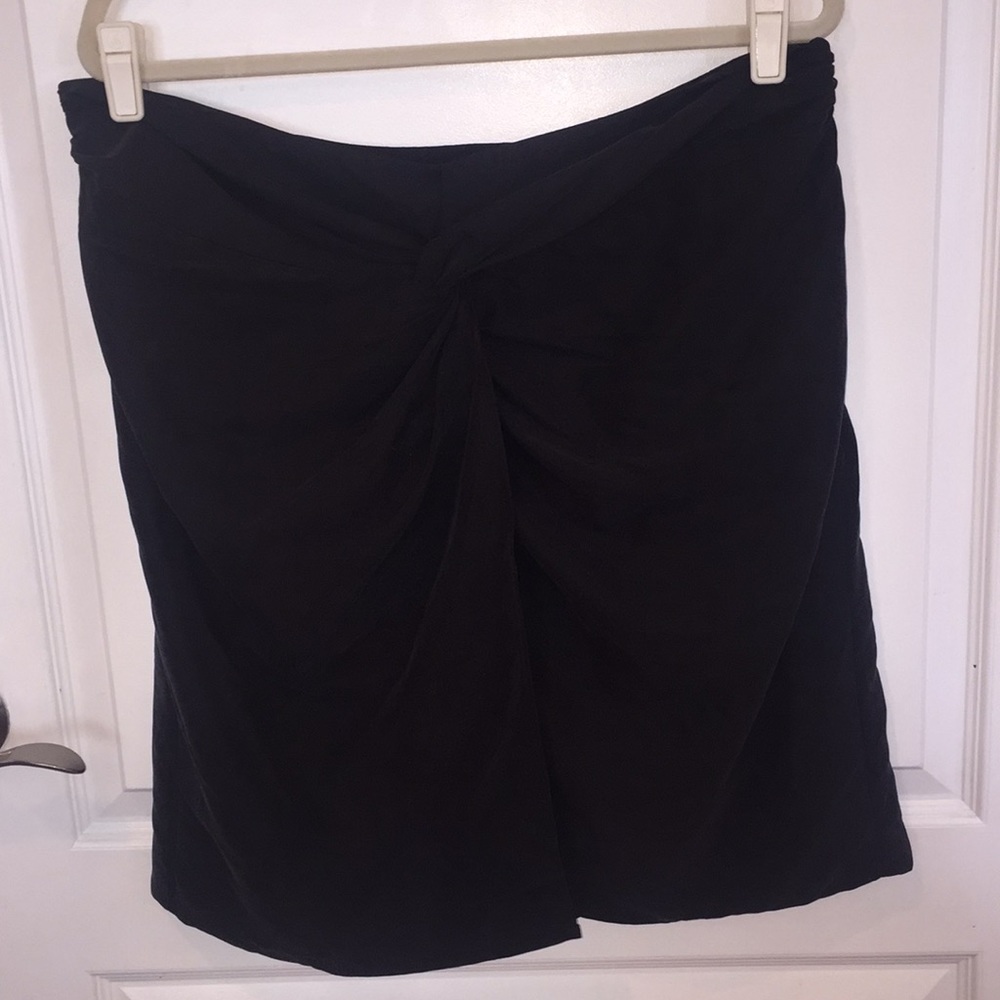 Black twisted knot skirt-size 16